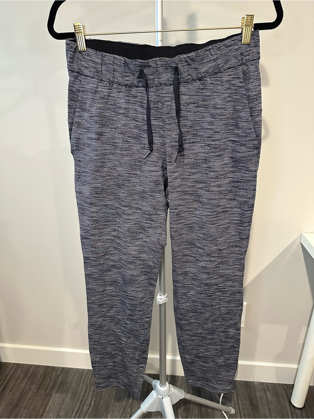 Lululemon Jet Pant – Wee Are From Space Dark Carbon Ice Grey – Size 6